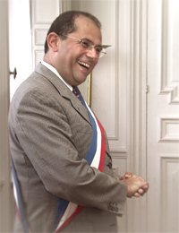 La mairie... Pr&eacute;paration des photos de mariage par DomArt, photographe de mariage &agrave; 32450 Castelnau-Barbarens, Auch, Gers, Toulouse, France et monde entier