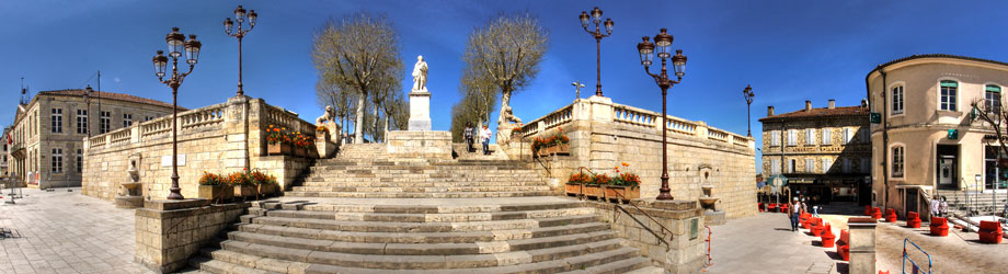 Place de la Lib&eacute;ration, 32000 Auch, Gers, Midi-Pyr&eacute;n&eacute;es, France