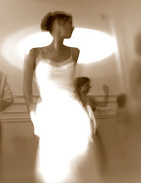 Le d�ner et la soir&eacute;e - Pr&eacute;paration des photos de mariage par DomArt, photographe de mariage &agrave; 32450 Castelnau-Barbarens, Auch, Gers, Toulouse, France et monde entier